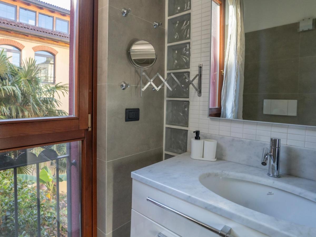 Apartment Bastia Rf Prada Scalo Romana Bocconi Ieo Ied Forum Assago Magazzini Generali Milan
