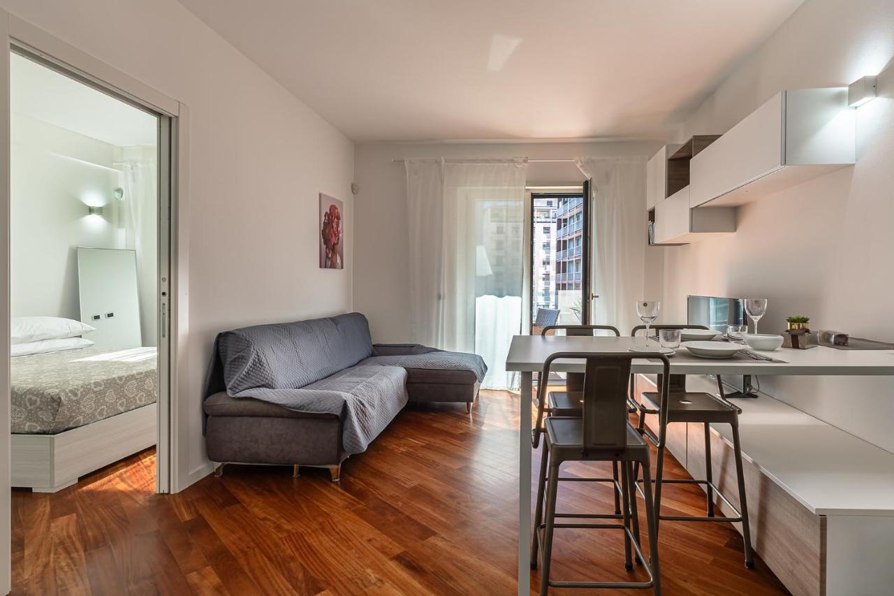 Central/garibaldi Luxurious Two-room Apartment. * Milan