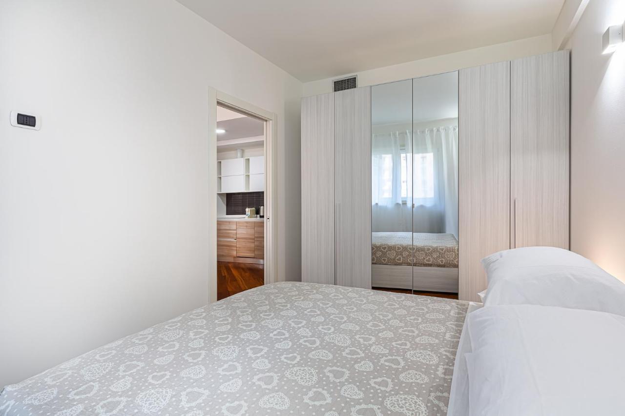 Central/garibaldi Luxurious Two-room Apartment. * Milan