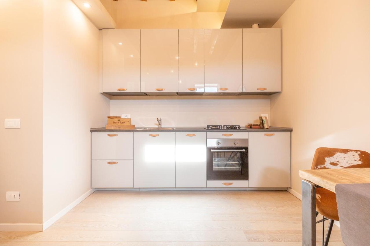 Mo22 Loreto- Duomo- Chic - Luxury - Boho Apartment Milan
