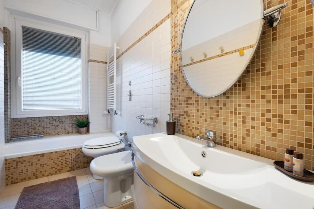Cathedral-central 5*skyline M3 Apartment Milan