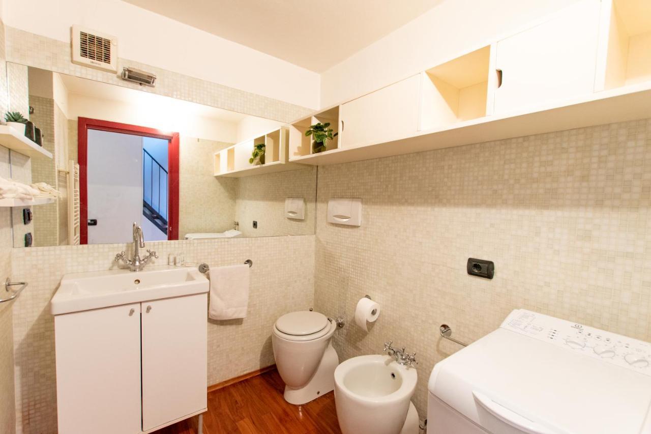 Ihost - Ticinese 75 * Milan