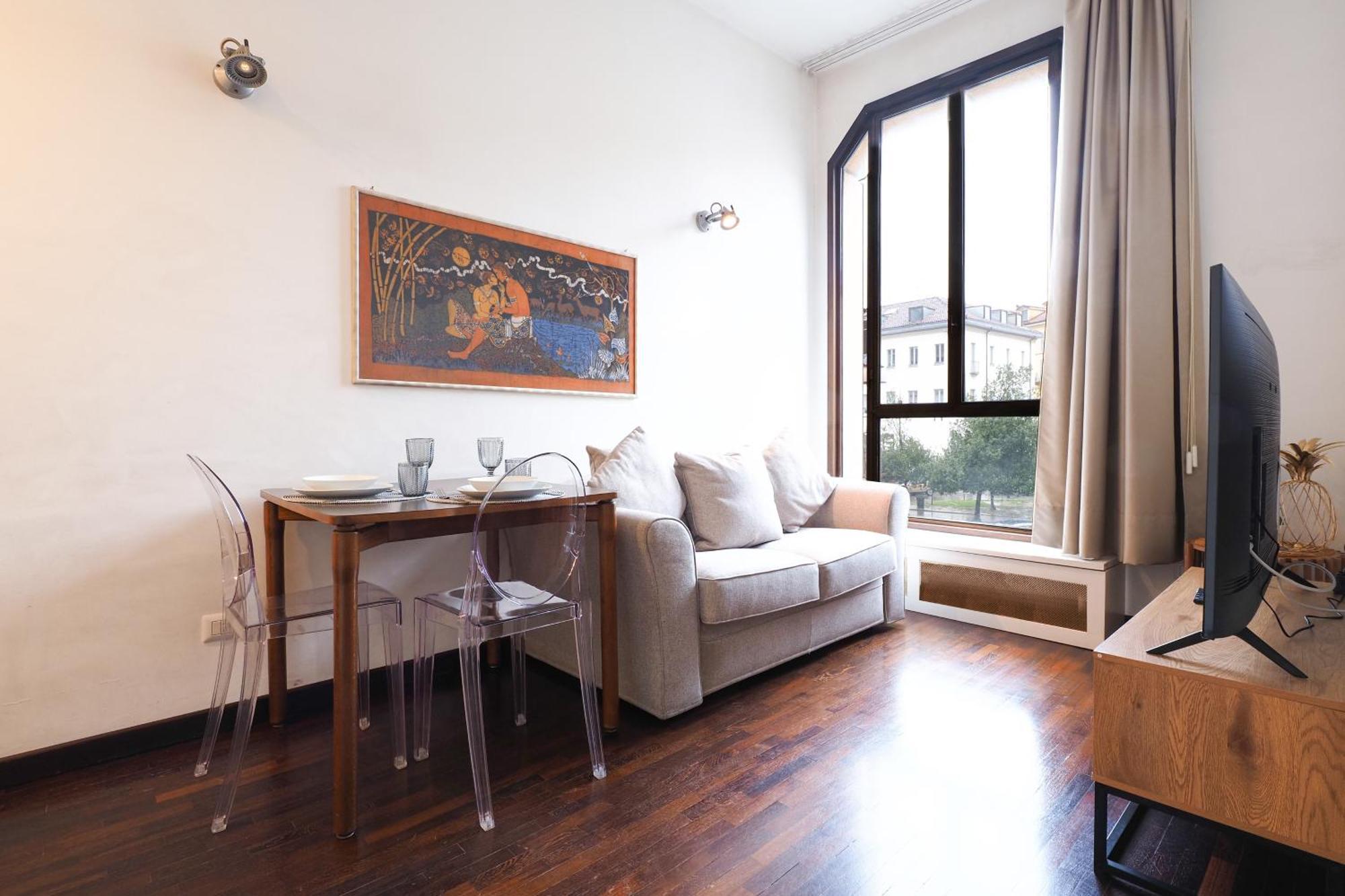 - Duomo Luxury V Apartment Milan
