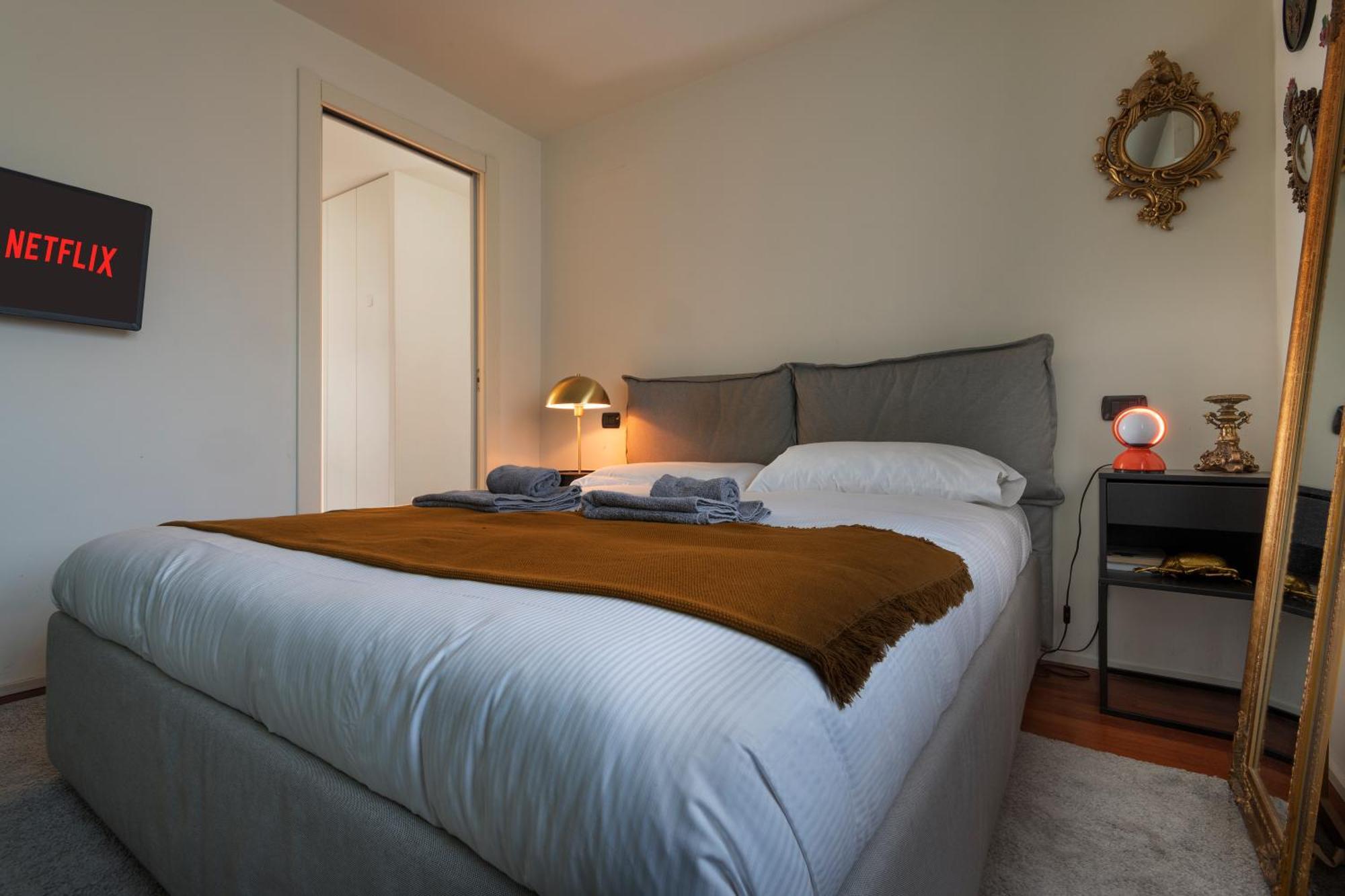 Giresio 41 - Your Penthouse With Rooftop Garden In Navigli - Wifi Apartment