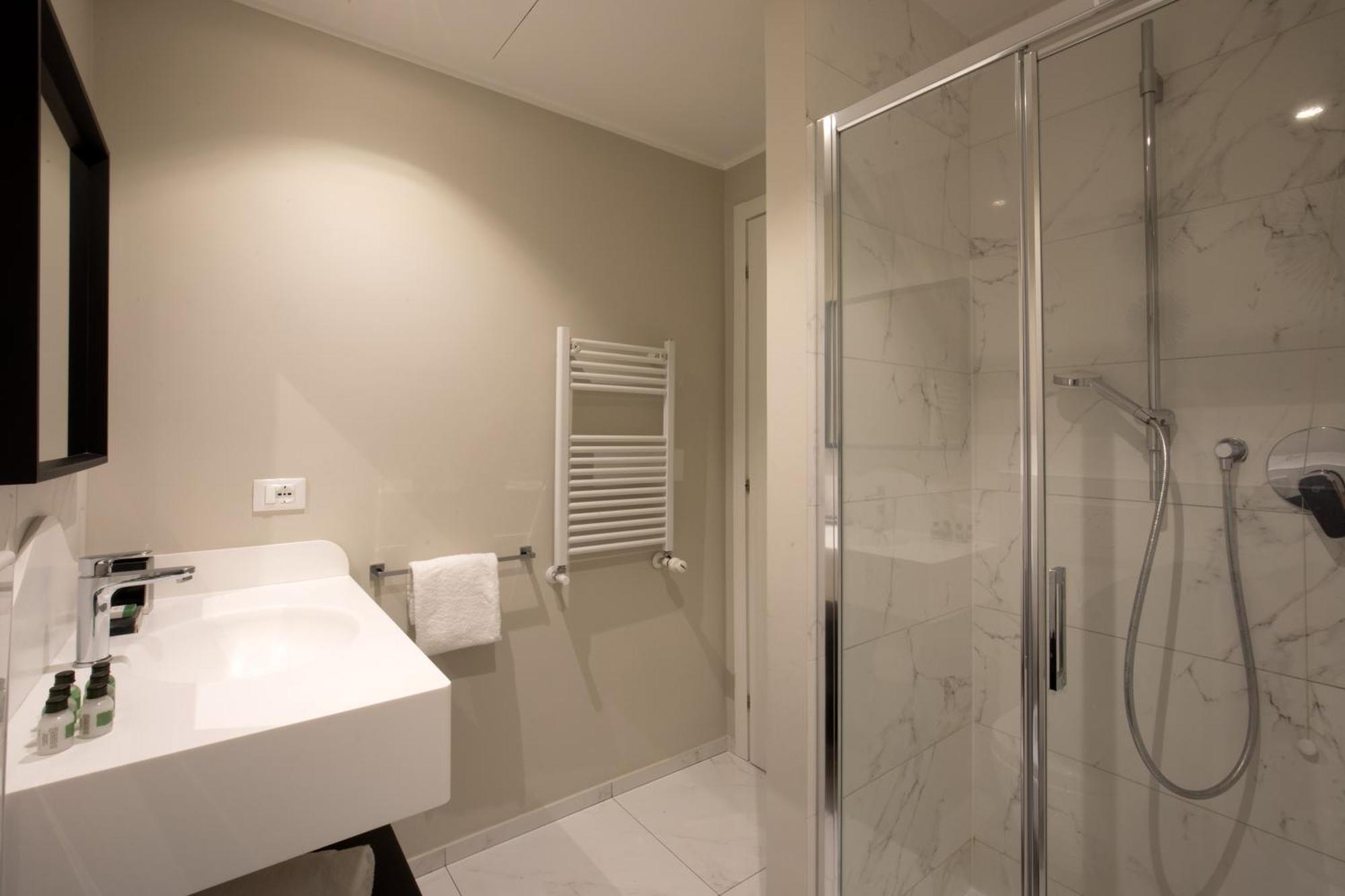 Guest house Daplace - Corso Monforte Milan