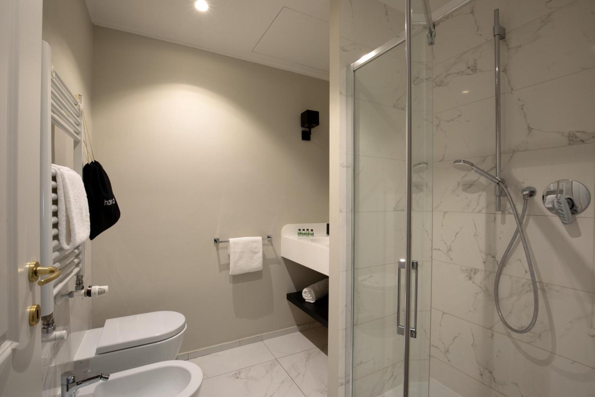 Daplace - Corso Monforte Guest house *