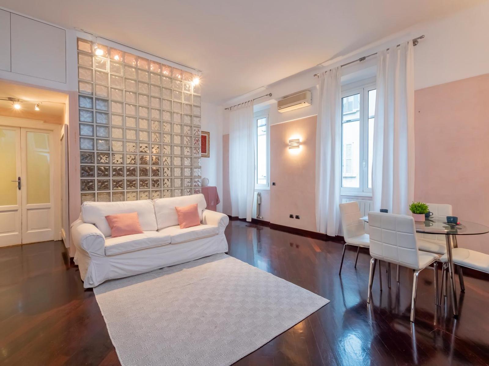 Xenia - Elegant Two-room In Porta Venezia Apartment Milan