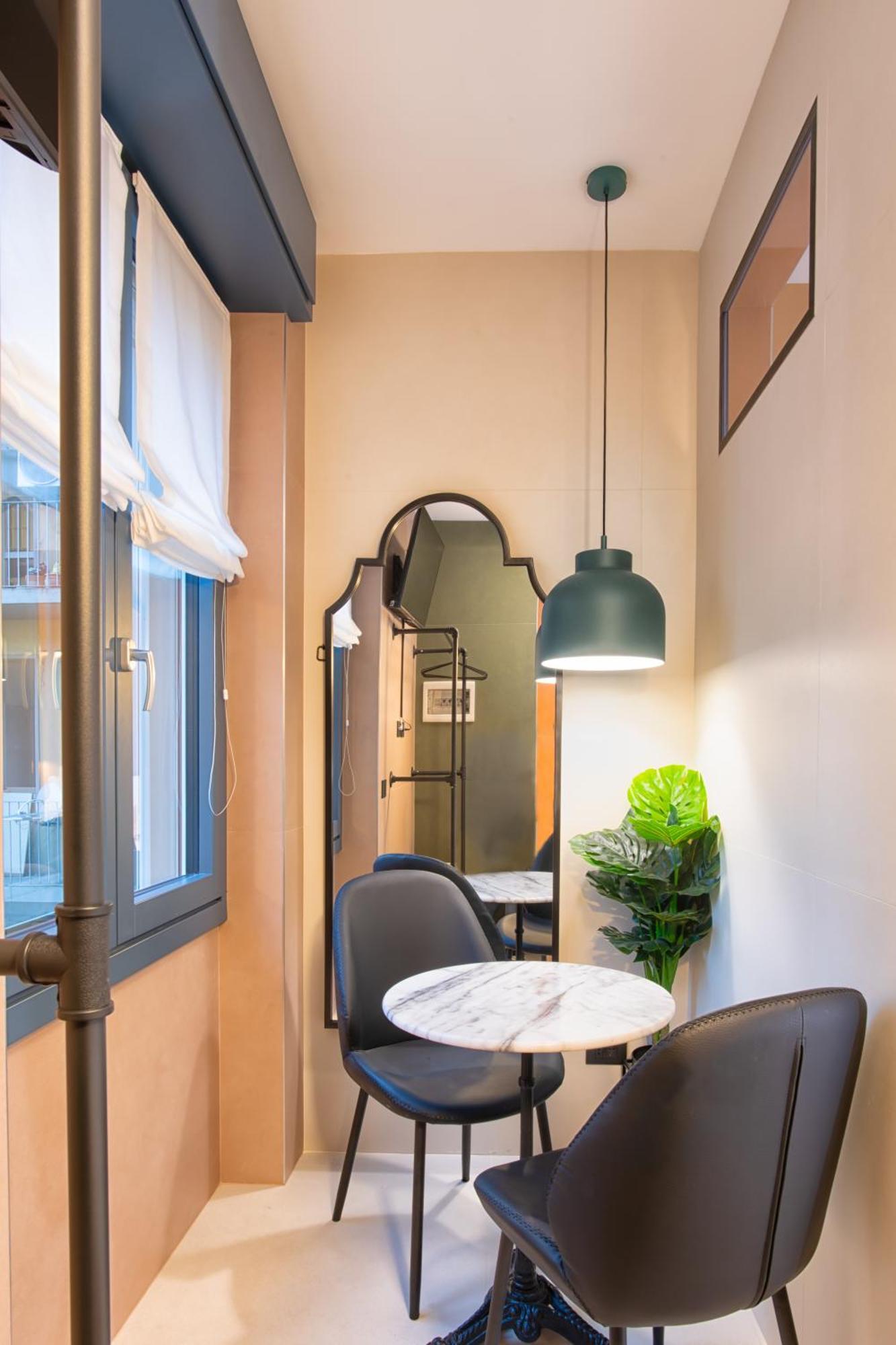 Rainbow Colorful By Station Apartment Milan