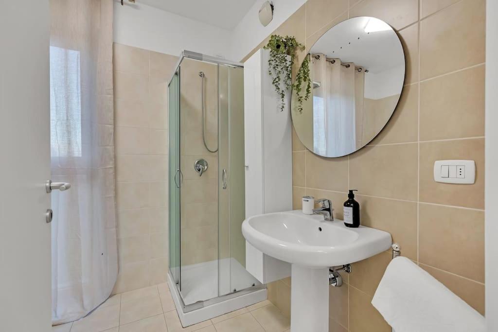 Apartamento Private Parking-terrace10 Min To Linate Airport
