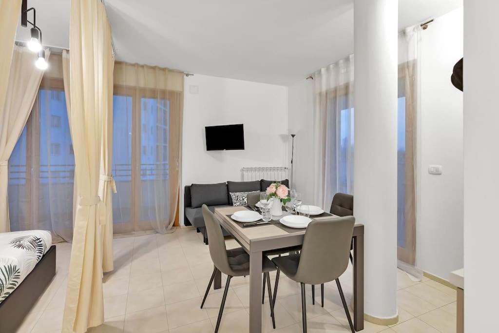 Private Parking-terrace10 Min To Linate Airport Apartamento Milão