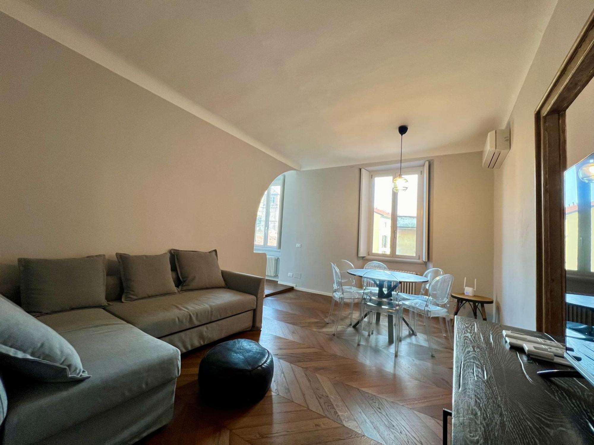 Big Historical Colonne Apartment