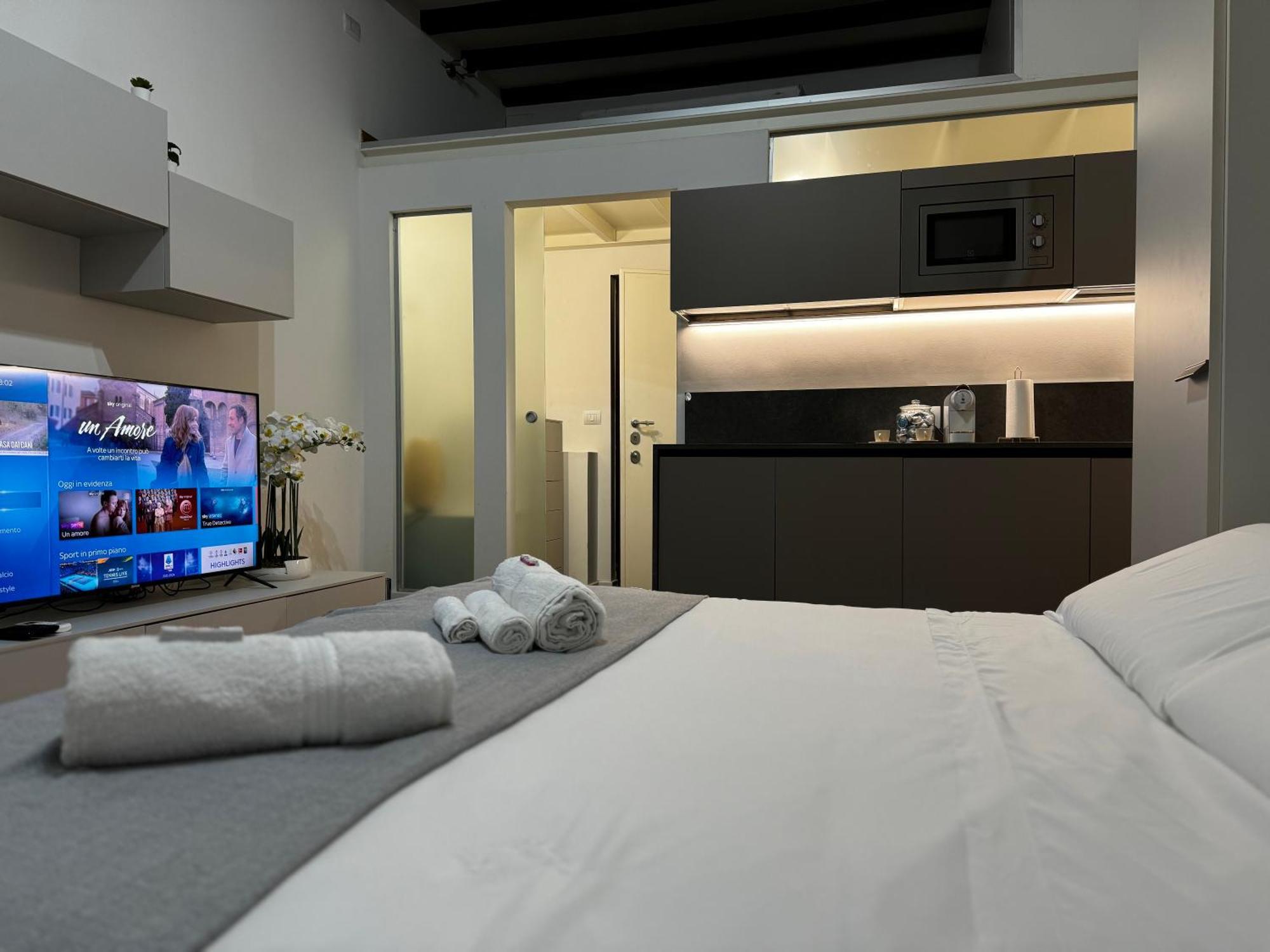 Regina In Corso Lodi - Sky Tv, Wifi E Breakfast Box Milão