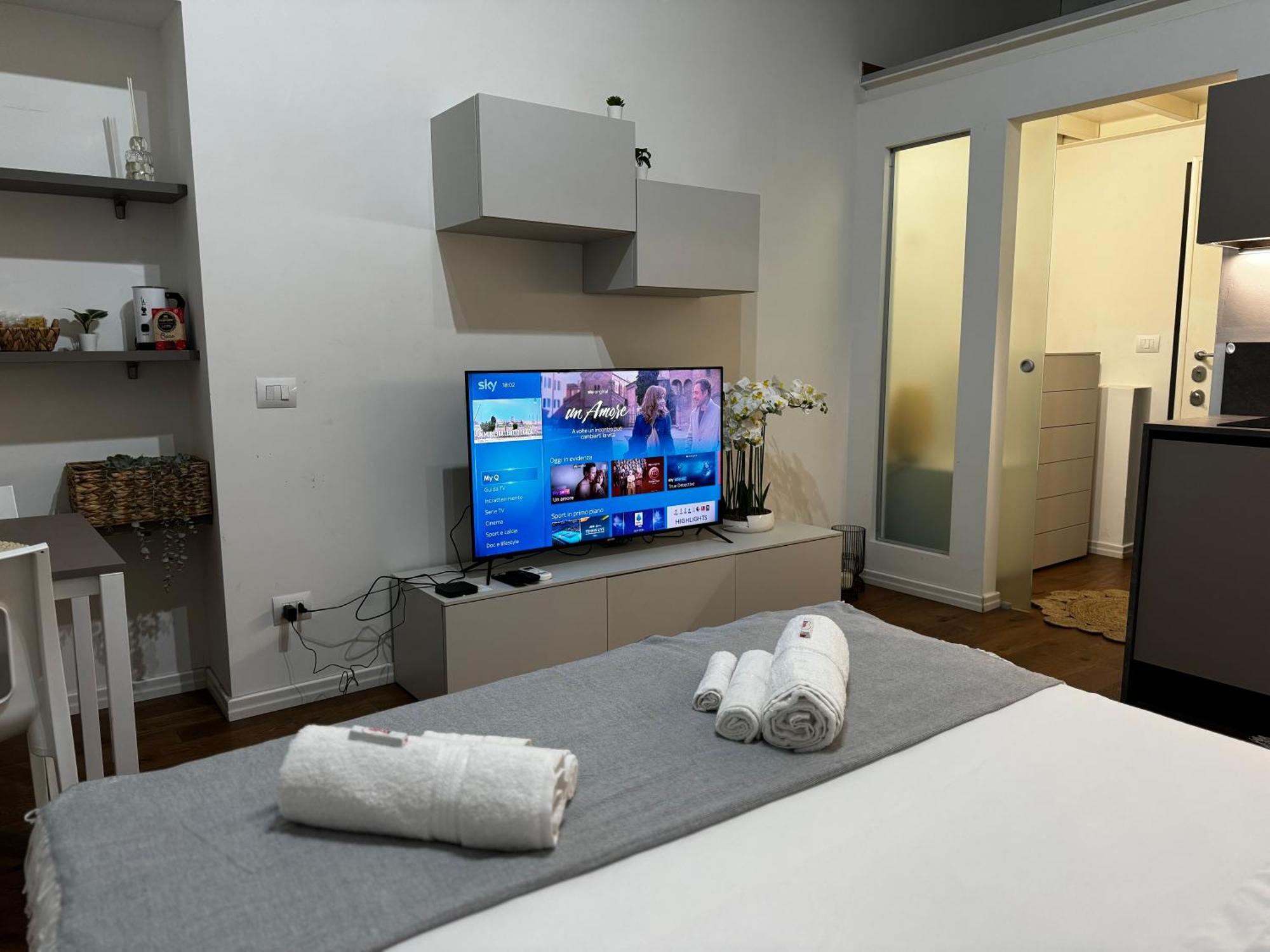 Regina In Corso Lodi - Sky Tv, Wifi E Breakfast Box Apartamento *
