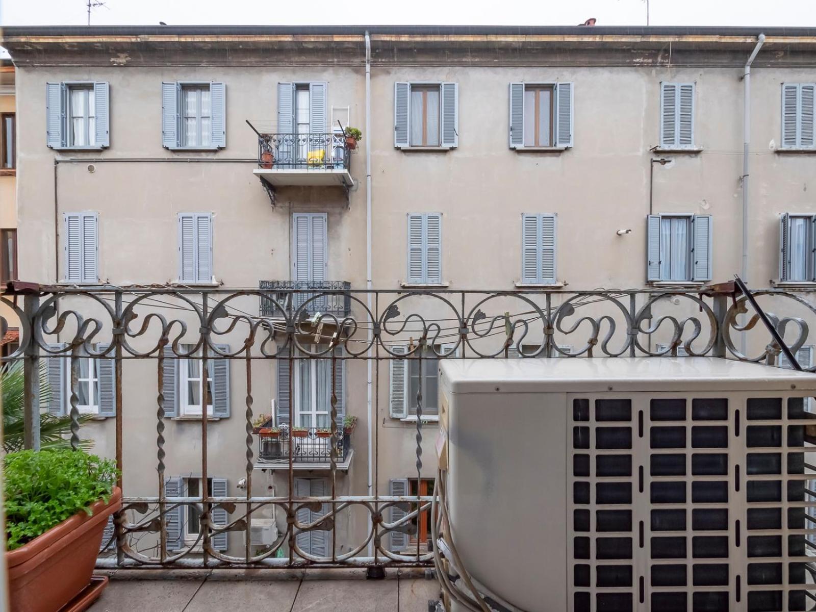 Xenia - Elegant Two-room In Porta Venezia Apartment Milan