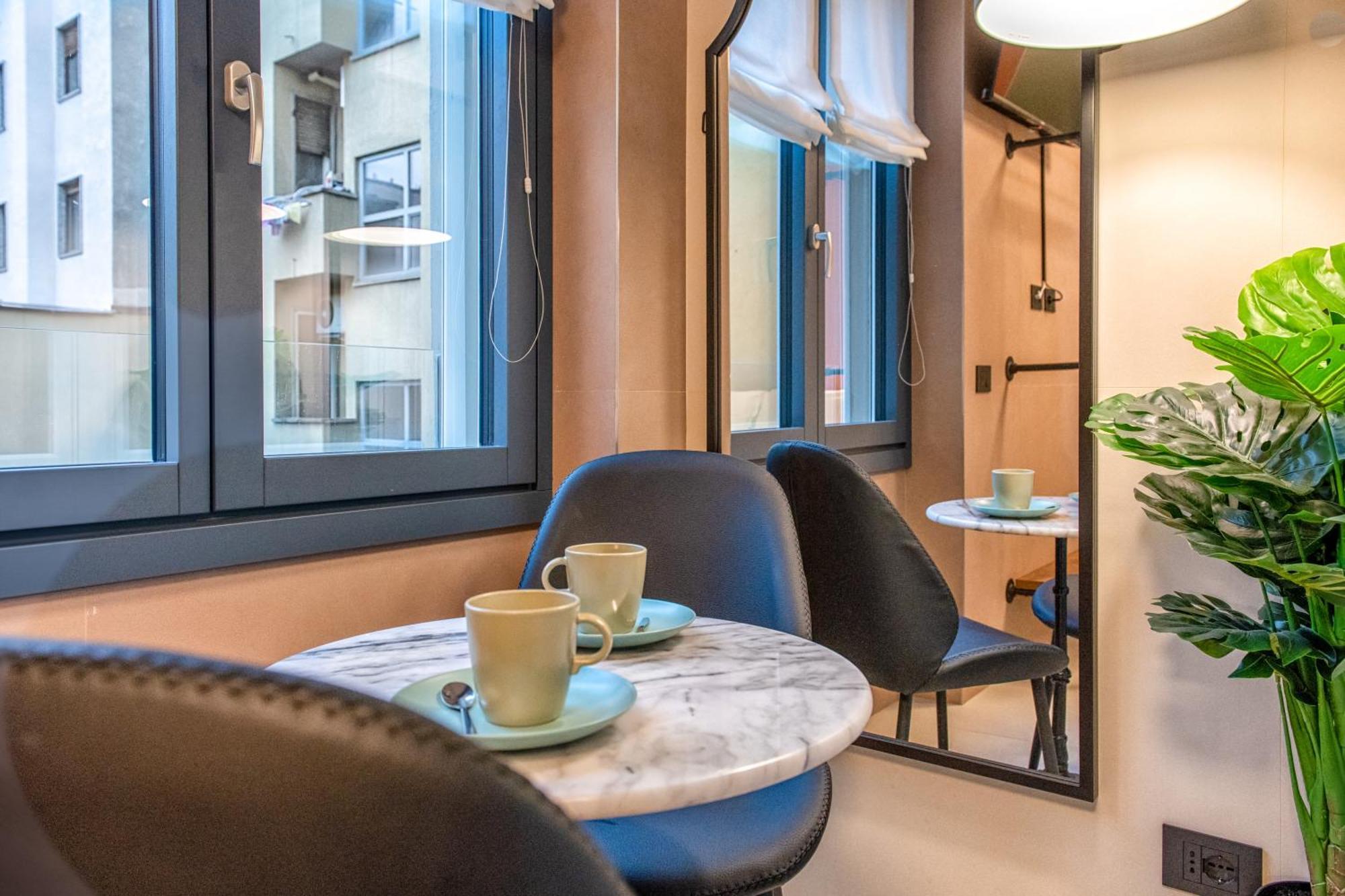 Rainbow Colorful By Station Apartment *