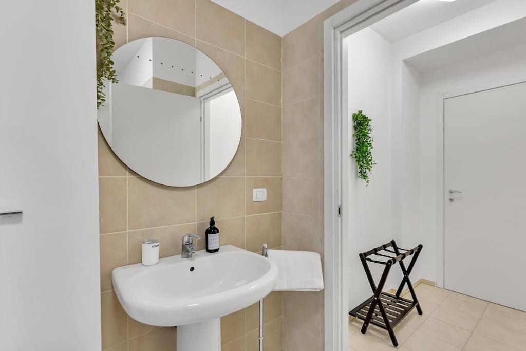 Private Parking-terrace10 Min To Linate Airport Milão