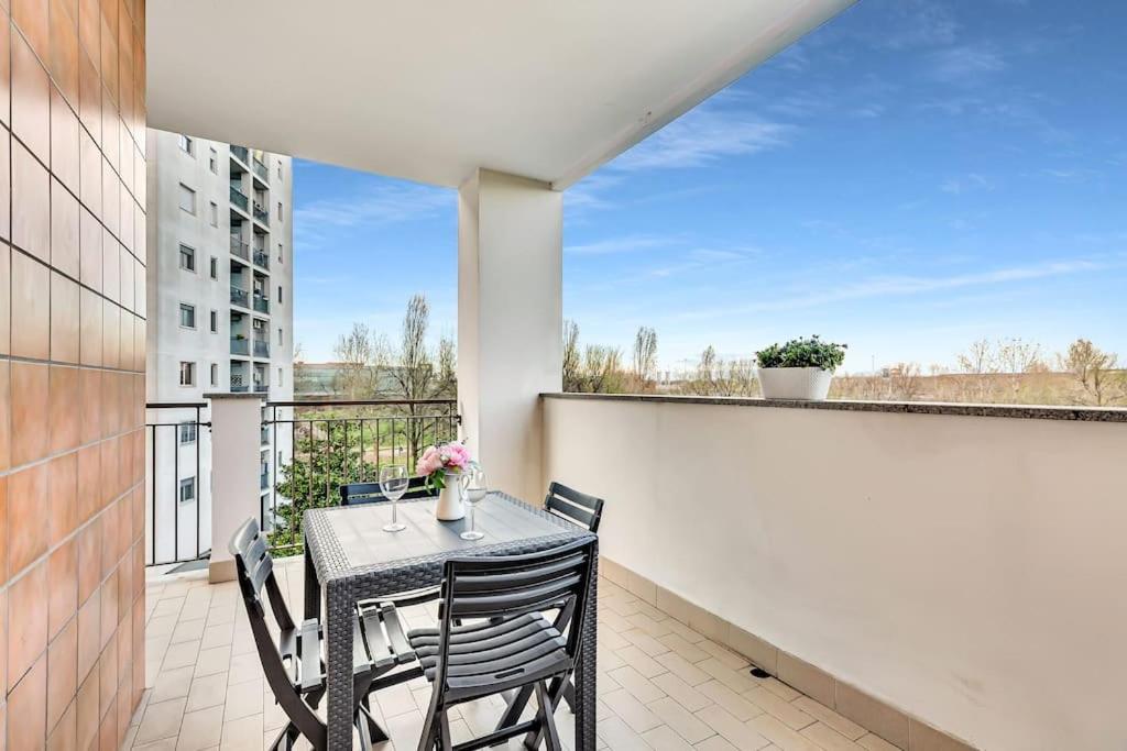 Private Parking-terrace10 Min To Linate Airport Apartamento Milão
