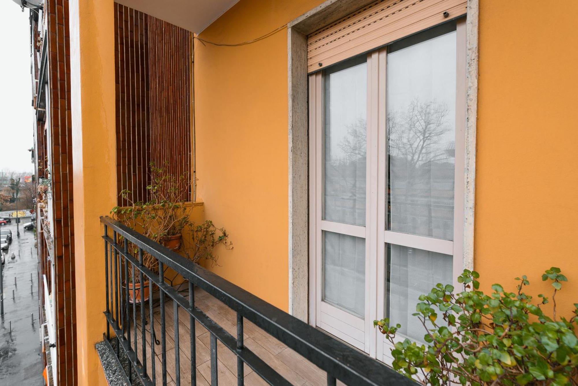 Ihost - De Andreis 11 Milan