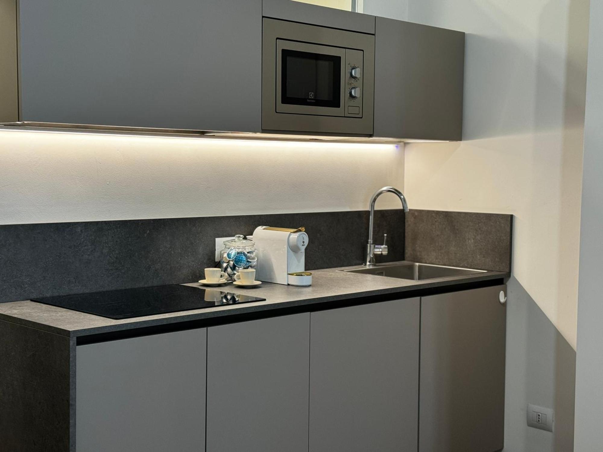 Apartamento Regina In Corso Lodi - Sky Tv, Wifi E Breakfast Box
