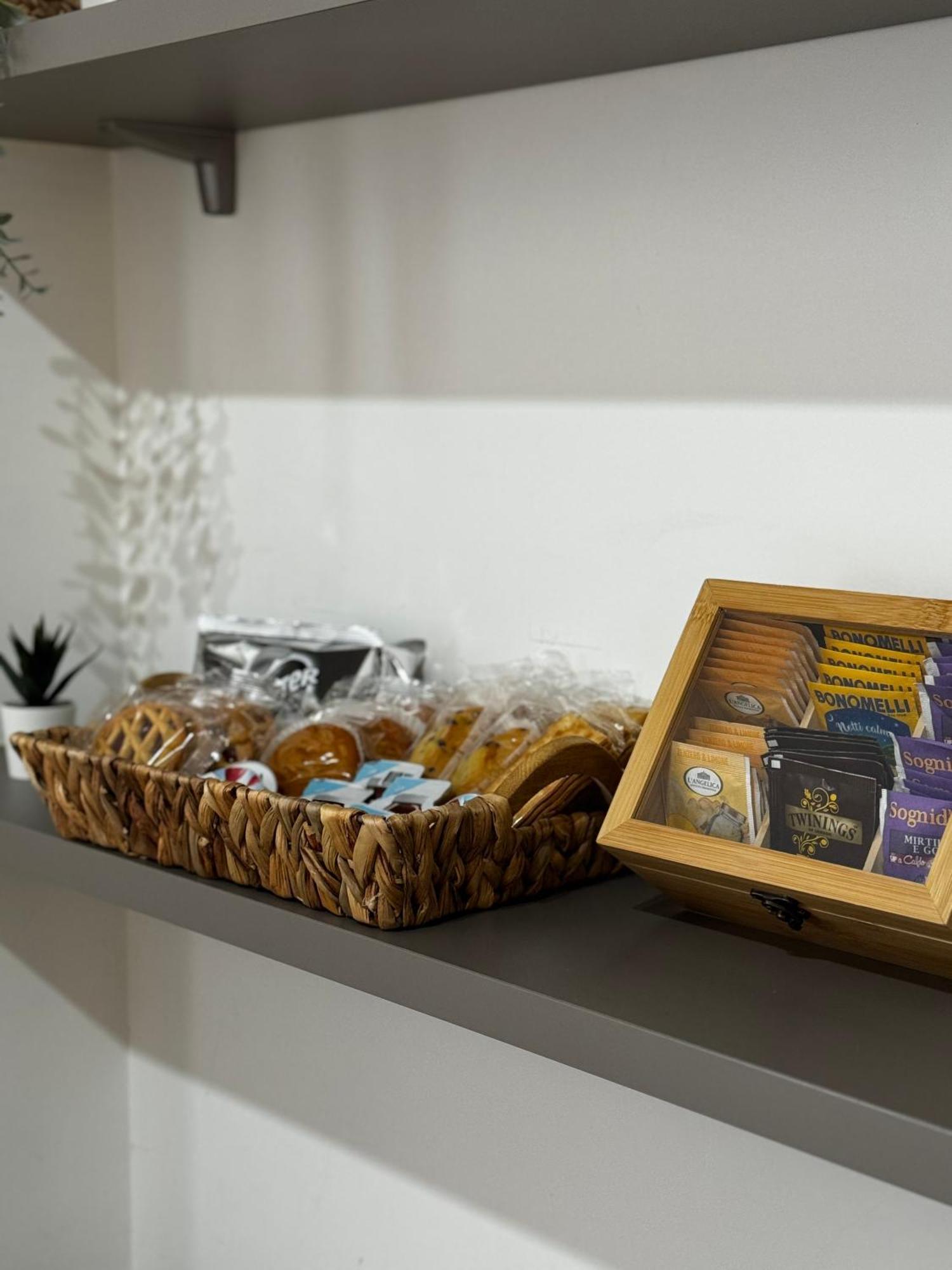 Regina In Corso Lodi - Sky Tv, Wifi E Breakfast Box Apartamento *