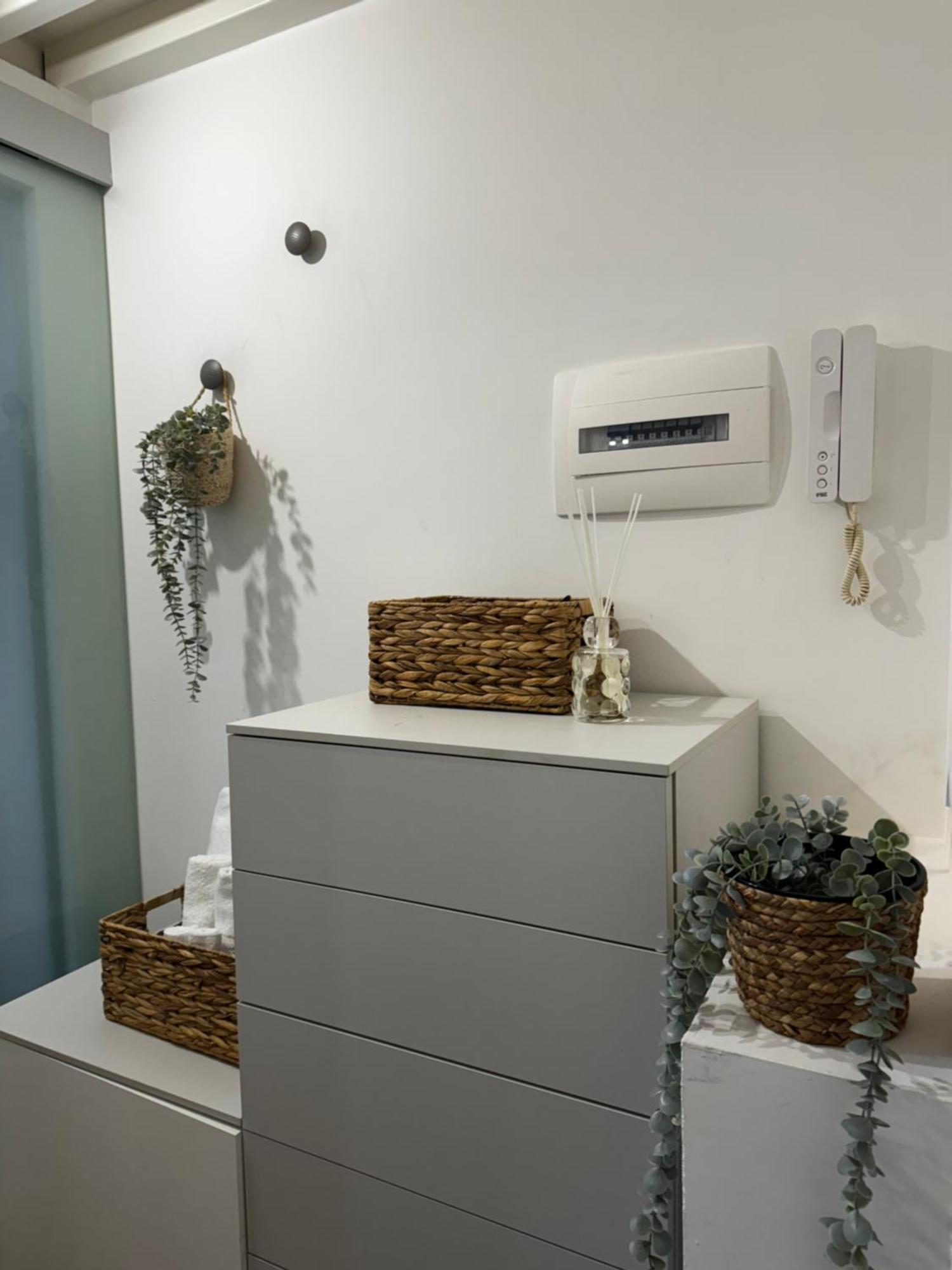 Regina In Corso Lodi - Sky Tv, Wifi E Breakfast Box Apartamento