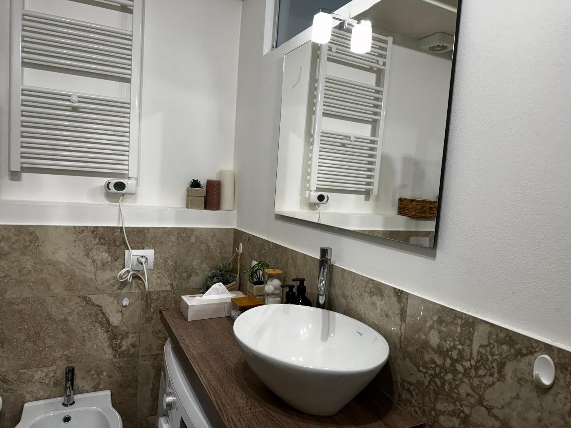 Regina In Corso Lodi - Sky Tv, Wifi E Breakfast Box Apartamento