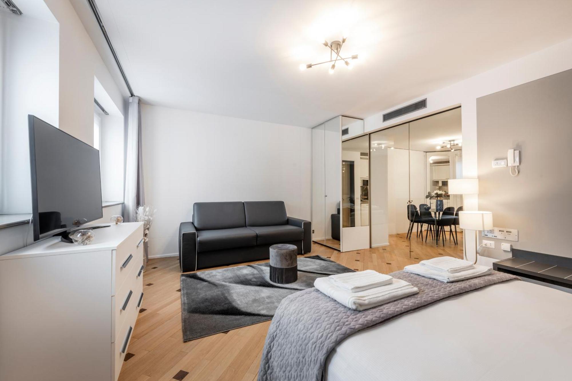 Royal - Centro Apartment Milan