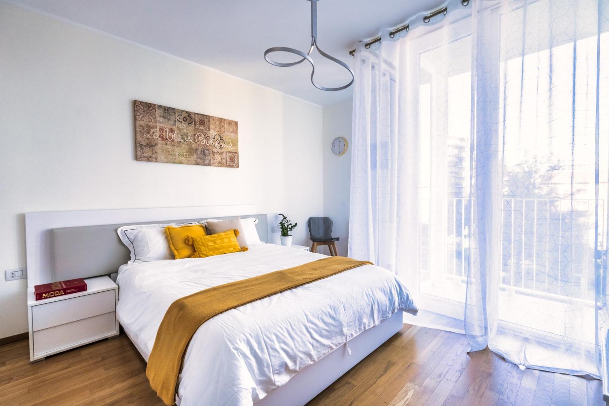 Apartment 5 Min Walk From Subway Elegant & Modern Milan