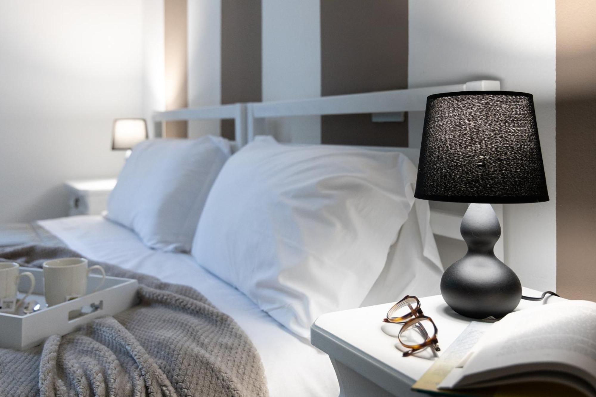 Apartamento Elegant Near Metro Porta Romana,3 Fermate Subway-stop A Duomo, Wifi-netflix Free Milão