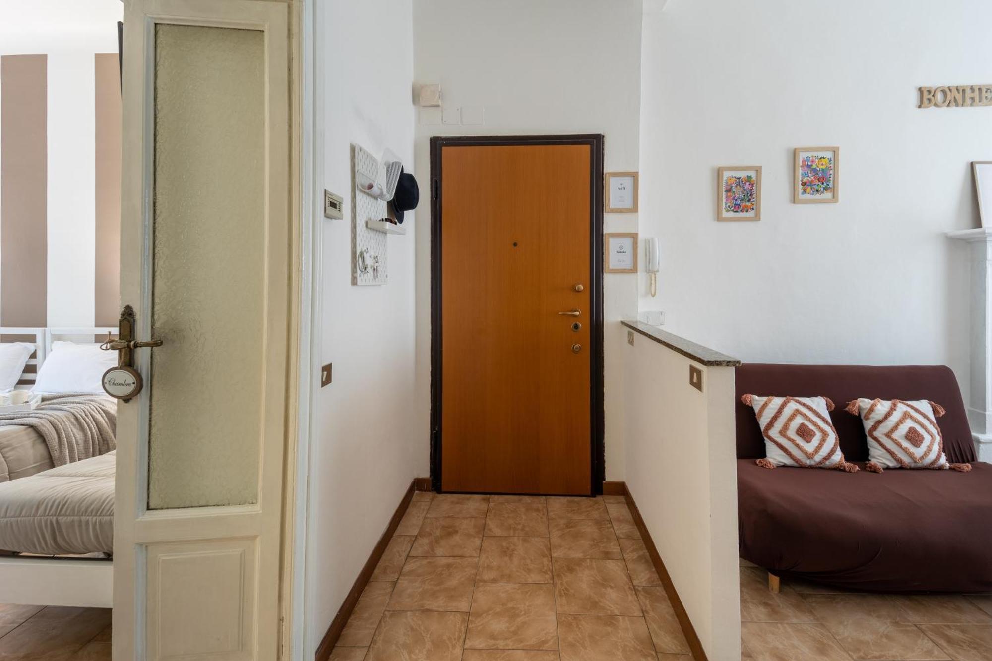 Elegant Near Metro Porta Romana,3 Fermate Subway-stop A Duomo, Wifi-netflix Free Apartamento Milão