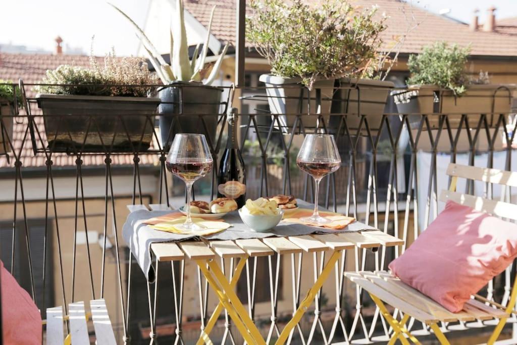 Apartment *navigli Art Attic*designarea Milan-wifi-netflix Milan