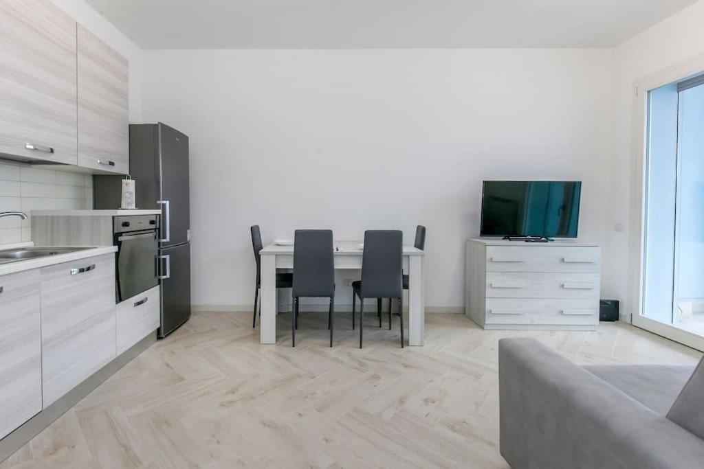 Apartment 12th Floor Diamond Tower - 72 Milan