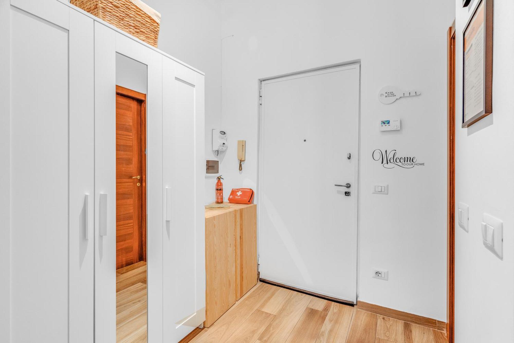 Ellebnb - Wifi, Netflix E Metro M2 A 100 Metri Apartment *