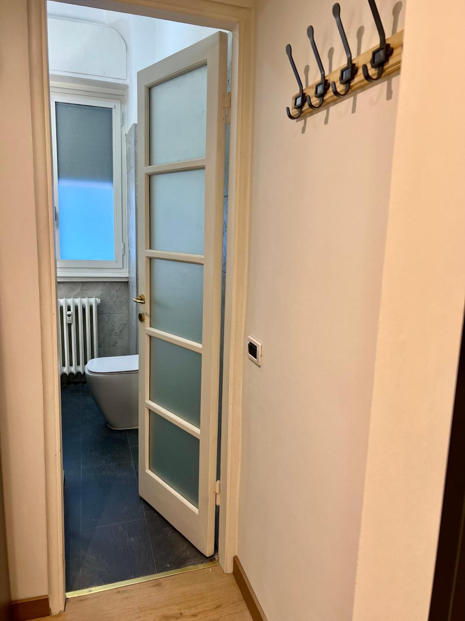 Apartment La Bella Charme 3 Km Away From Duomo/ Netflix & Wi-fi Included *
