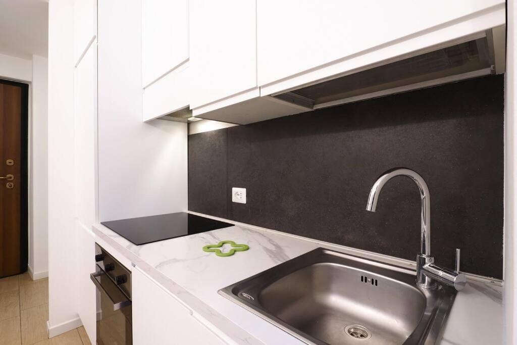 Contempora - Bilocale Via Verro Milan