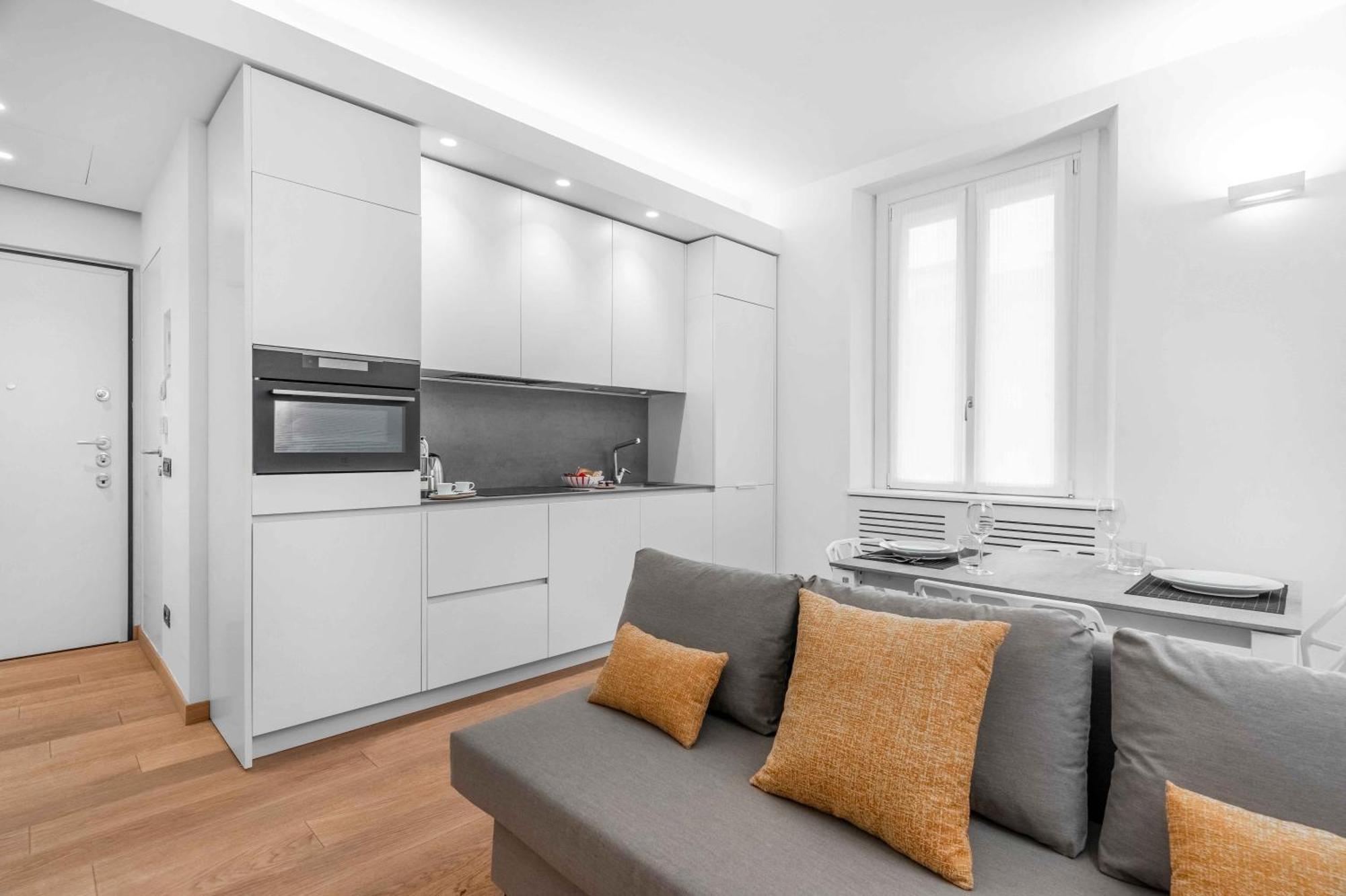 Sebenico 10 * Milan