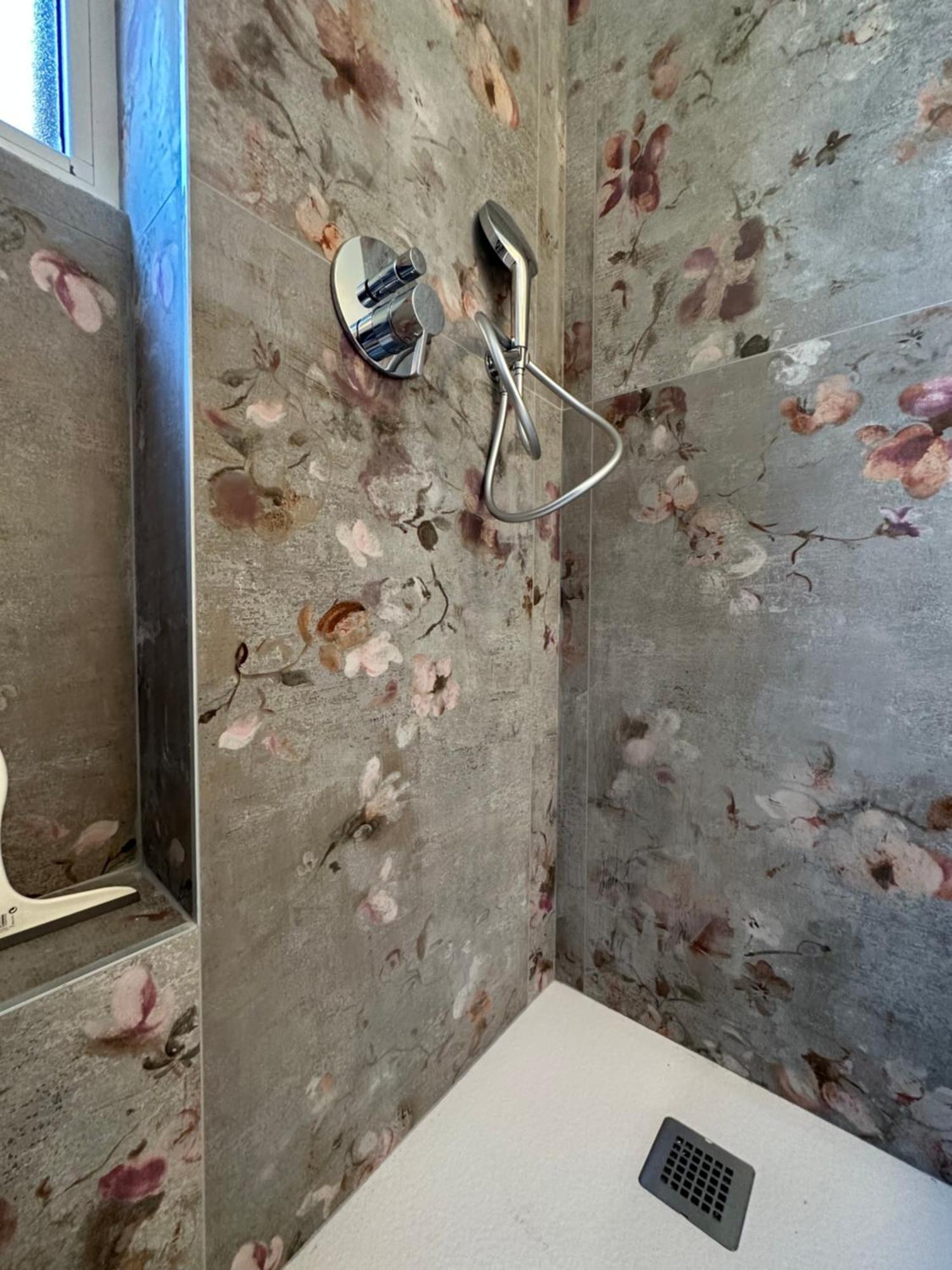 Flowers, A Cozy In Appartamento