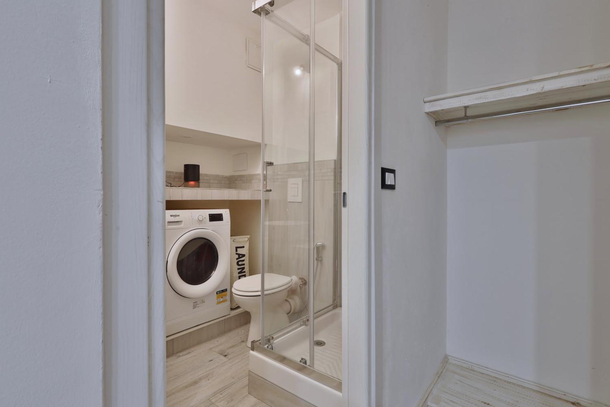 Quiet House In Navigli Sleeps 4 Milan