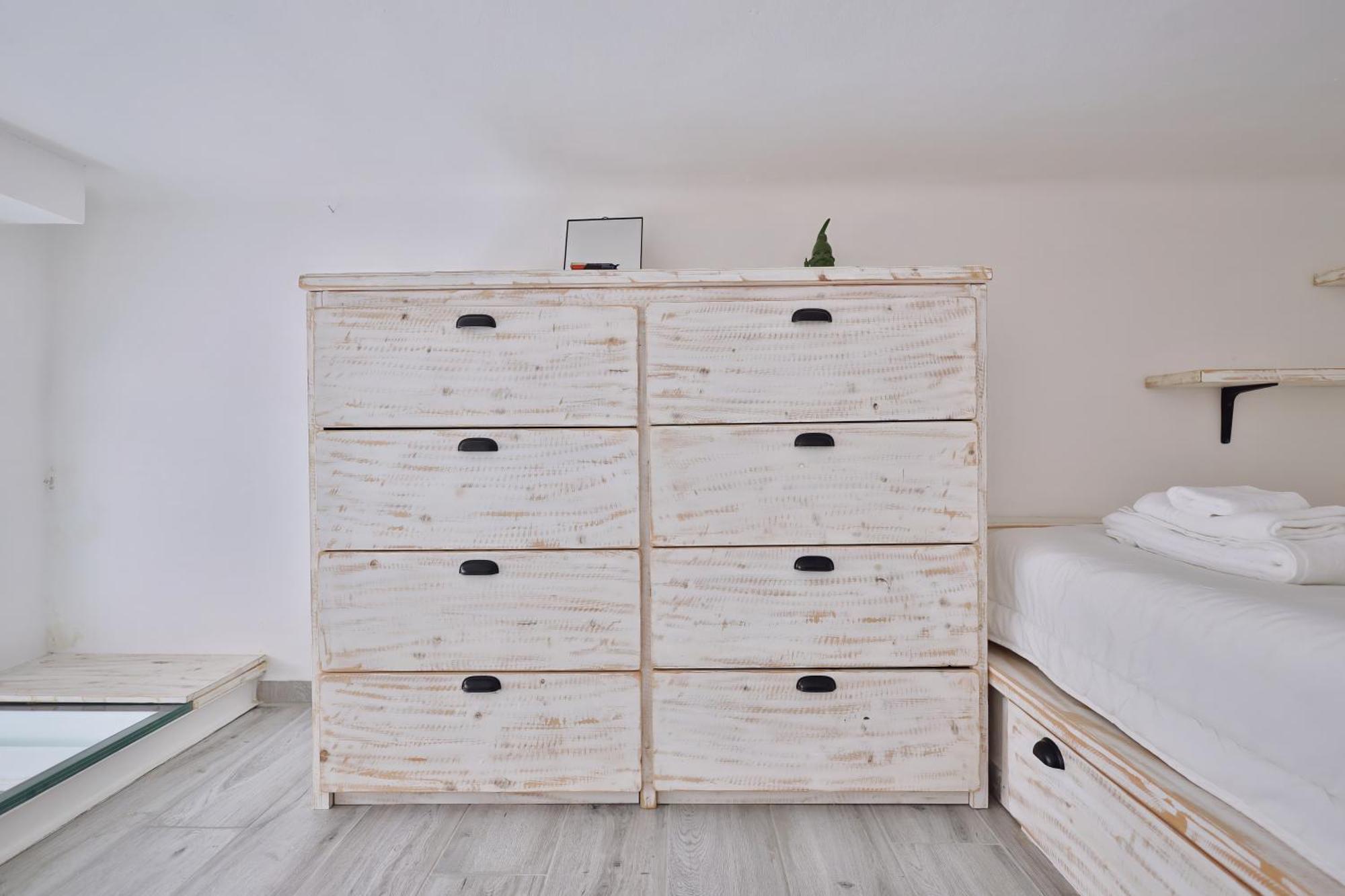 Apartment Quiet House In Navigli Sleeps 4 *