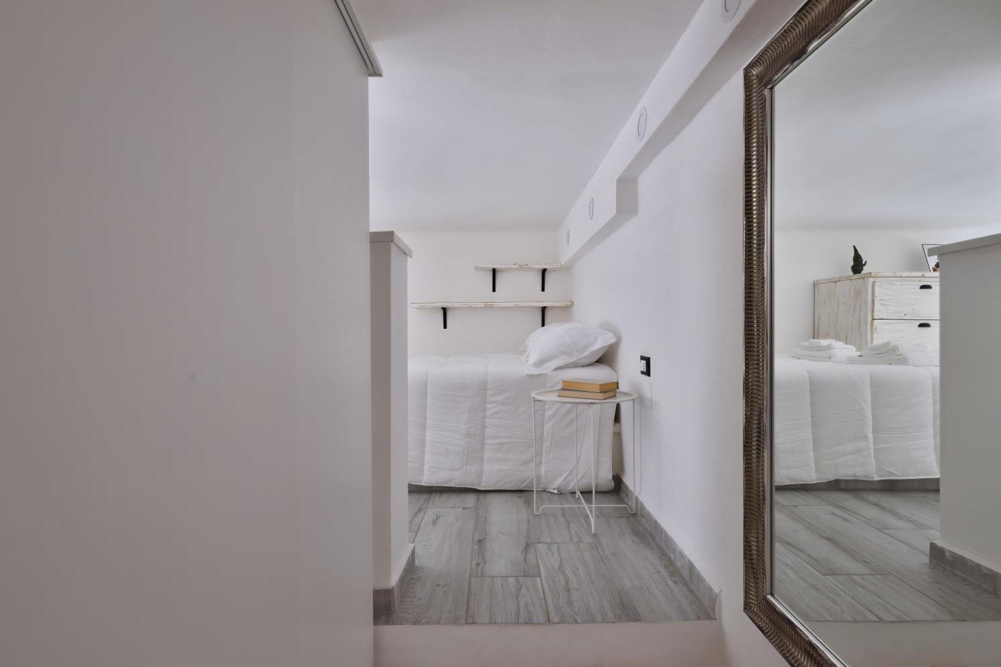 Quiet House In Navigli Sleeps 4 Apartment Milan