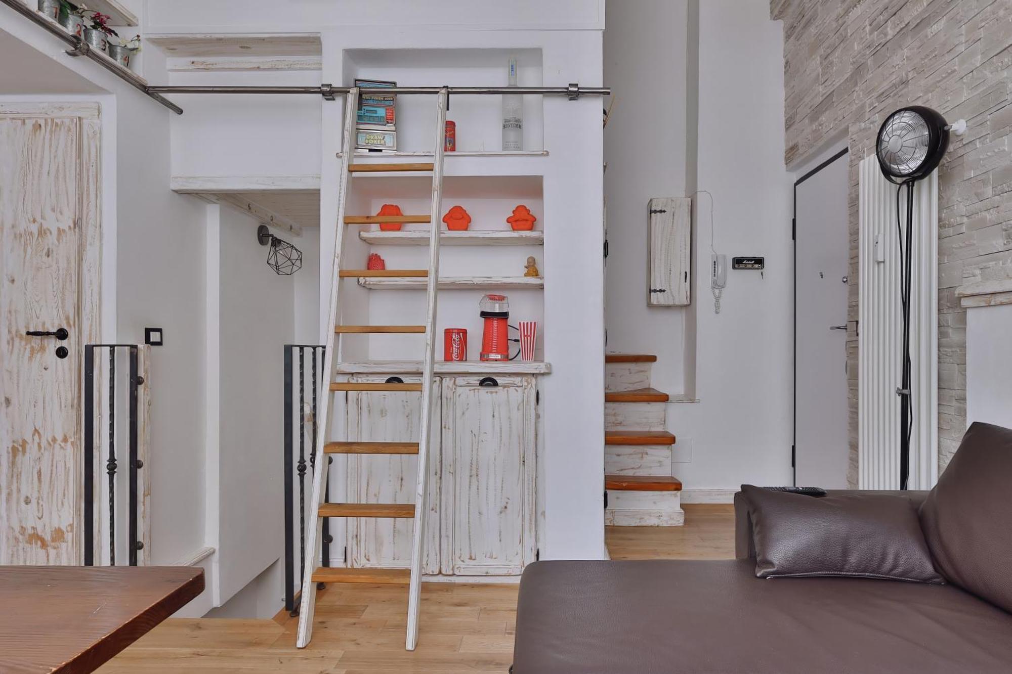 Quiet House In Navigli Sleeps 4 Milan