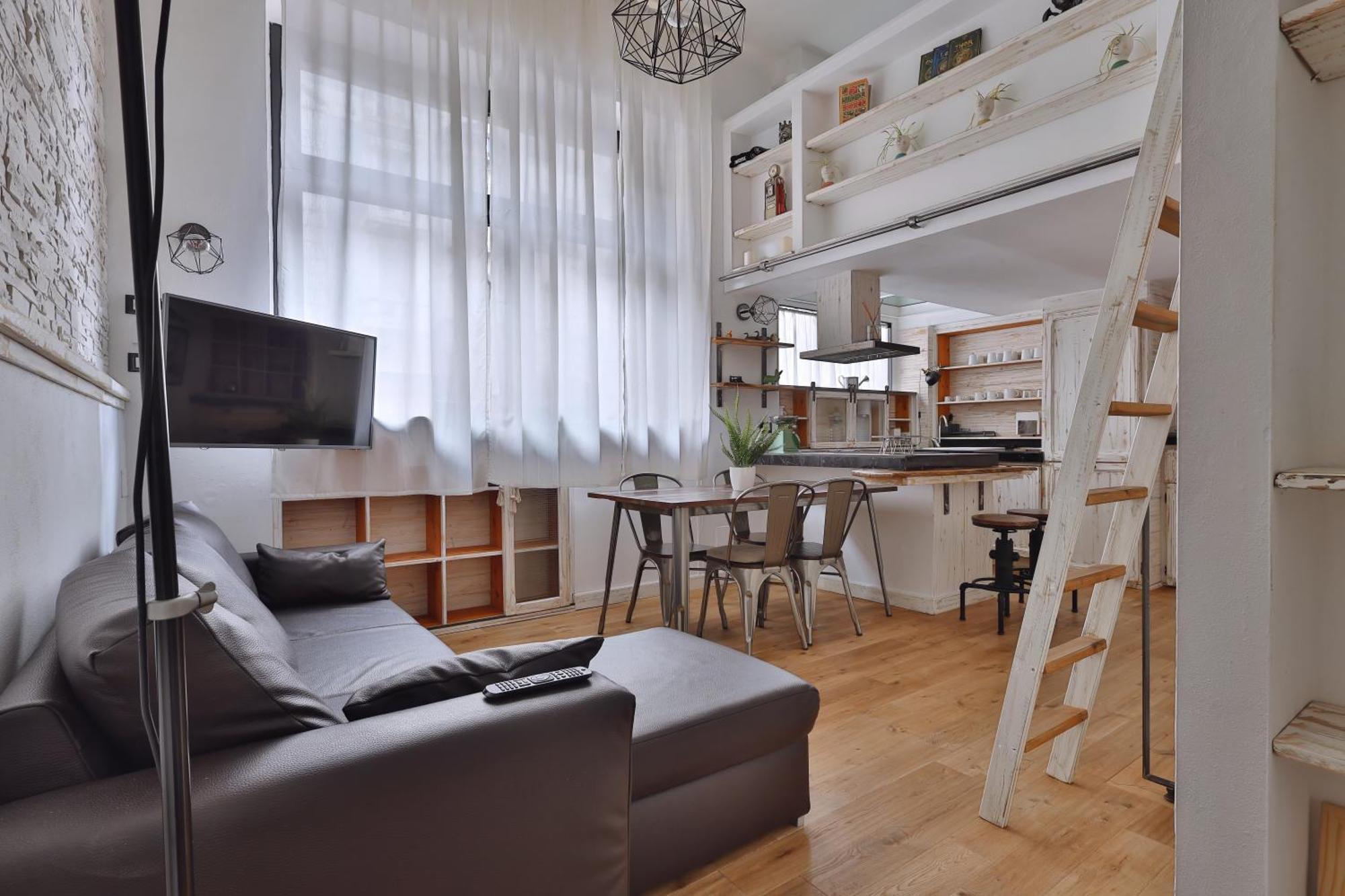 Apartment Quiet House In Navigli Sleeps 4 *