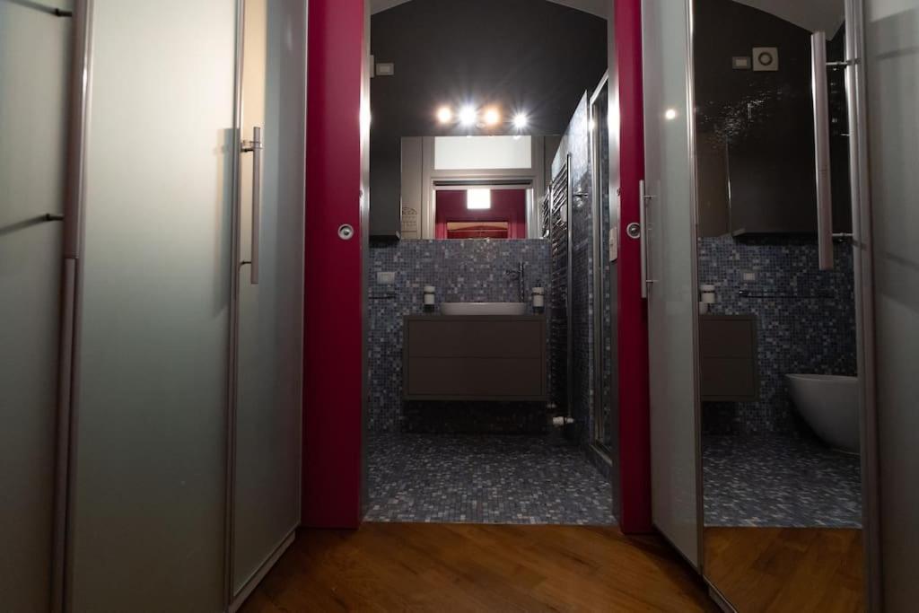 Apartment An Elegant In Milan's Art District *