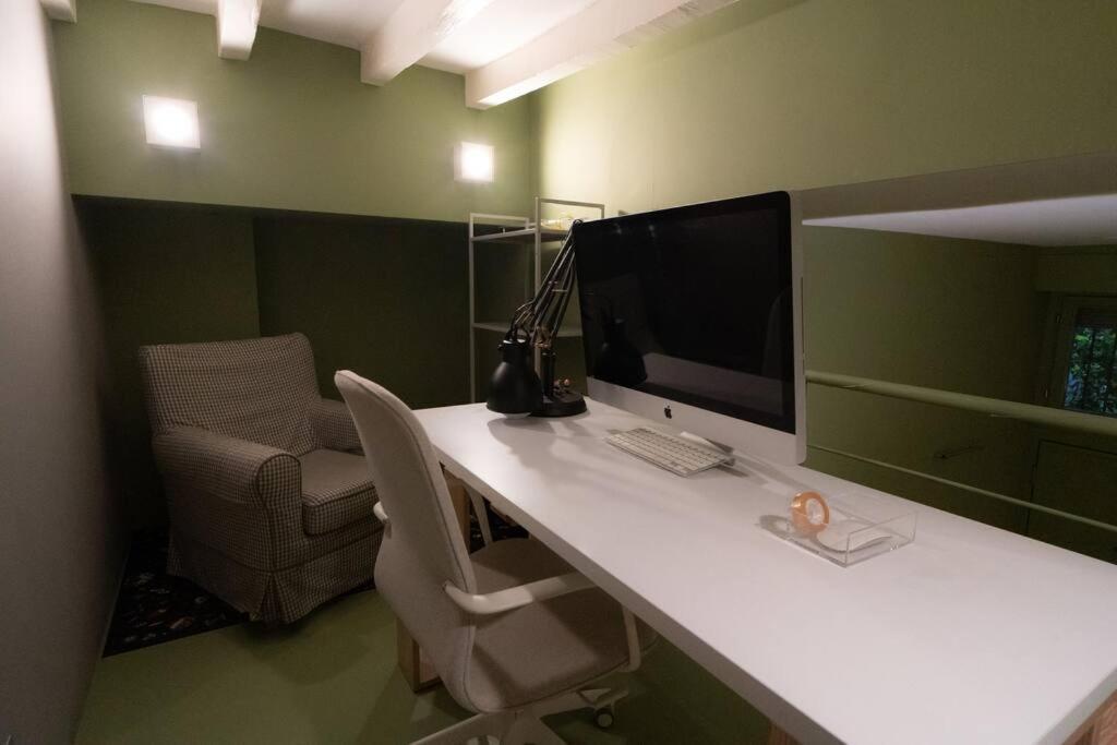 Apartment An Elegant In Milan's Art District