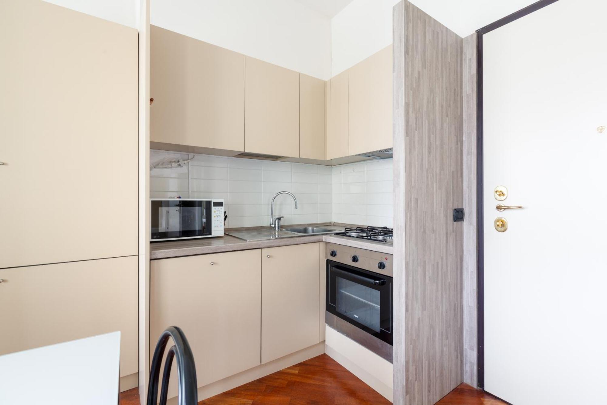 Bright & Comfy With Parking Apartment *