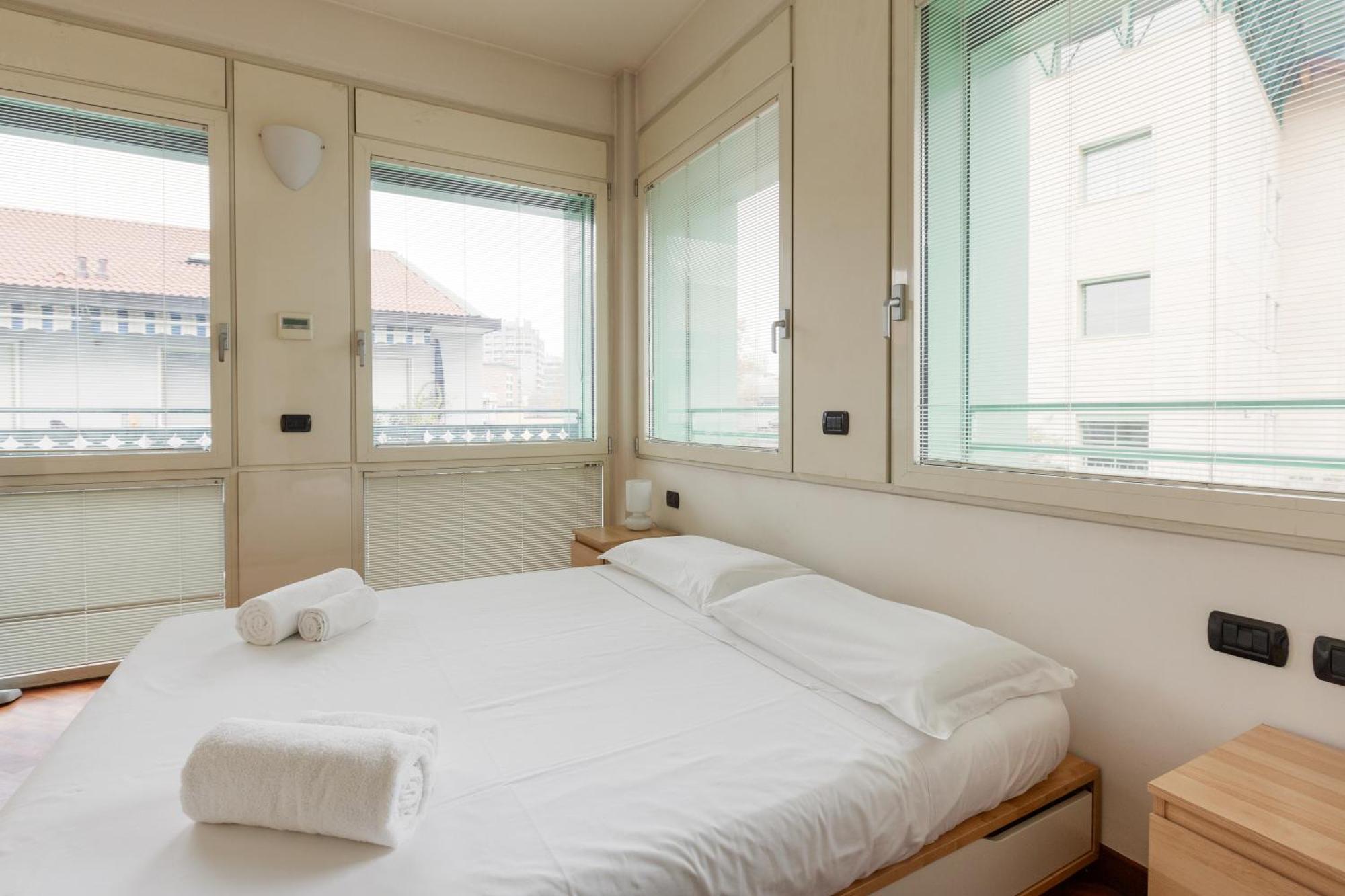 Bright & Comfy With Parking Apartment *