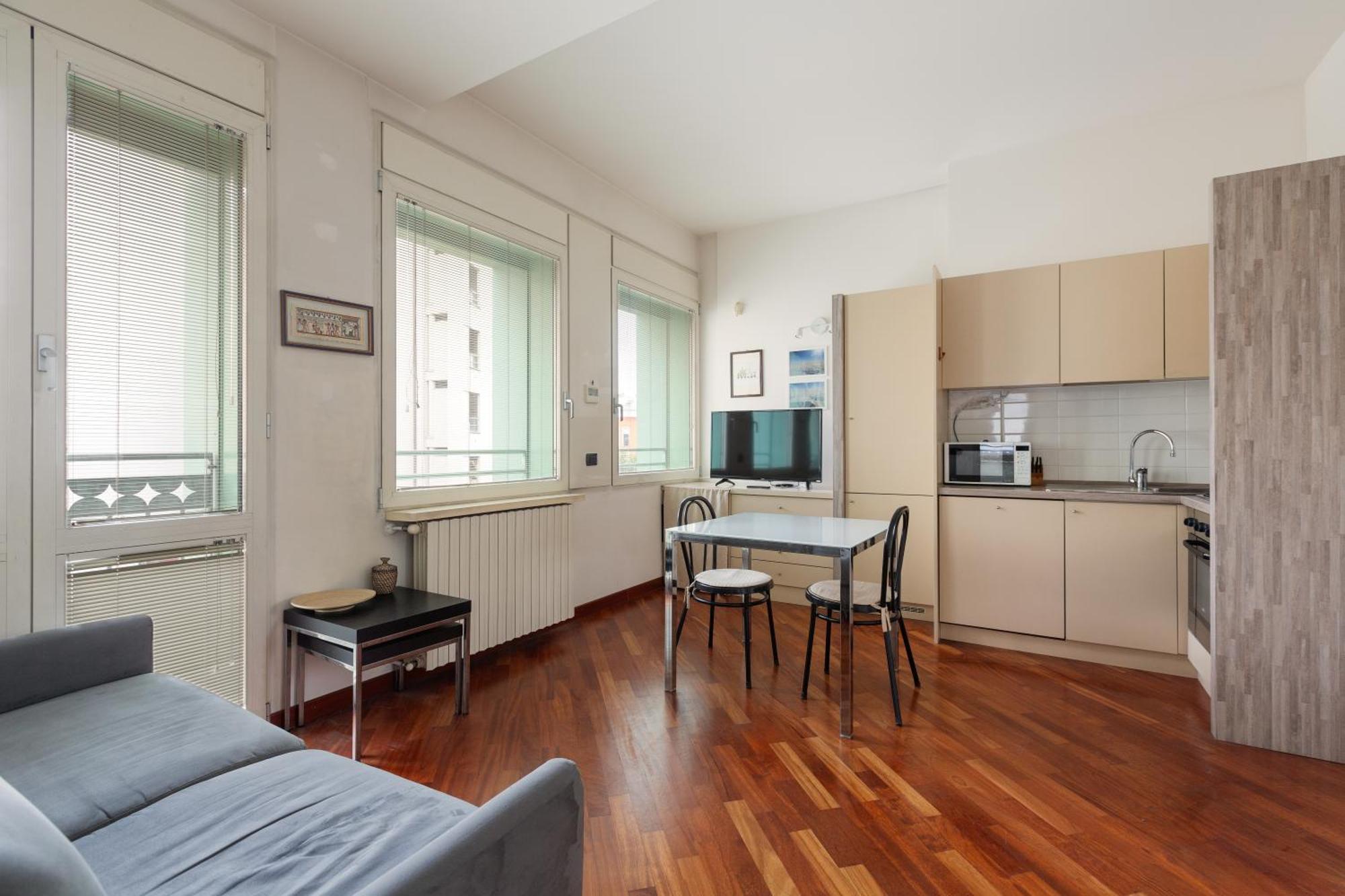 Apartment Bright & Comfy With Parking