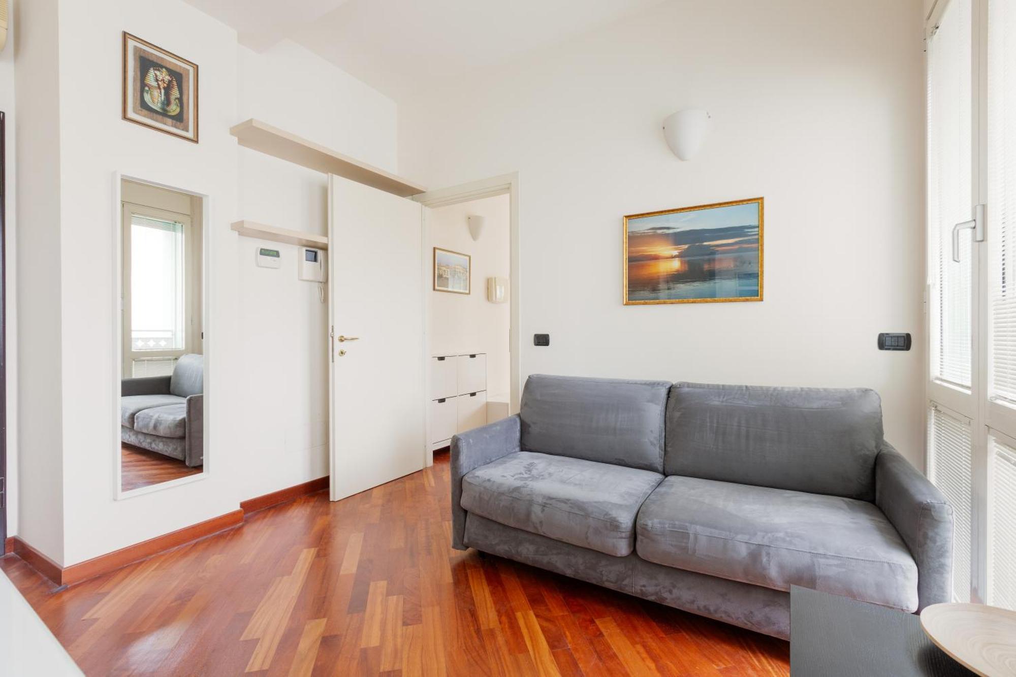 Bright & Comfy With Parking Milan