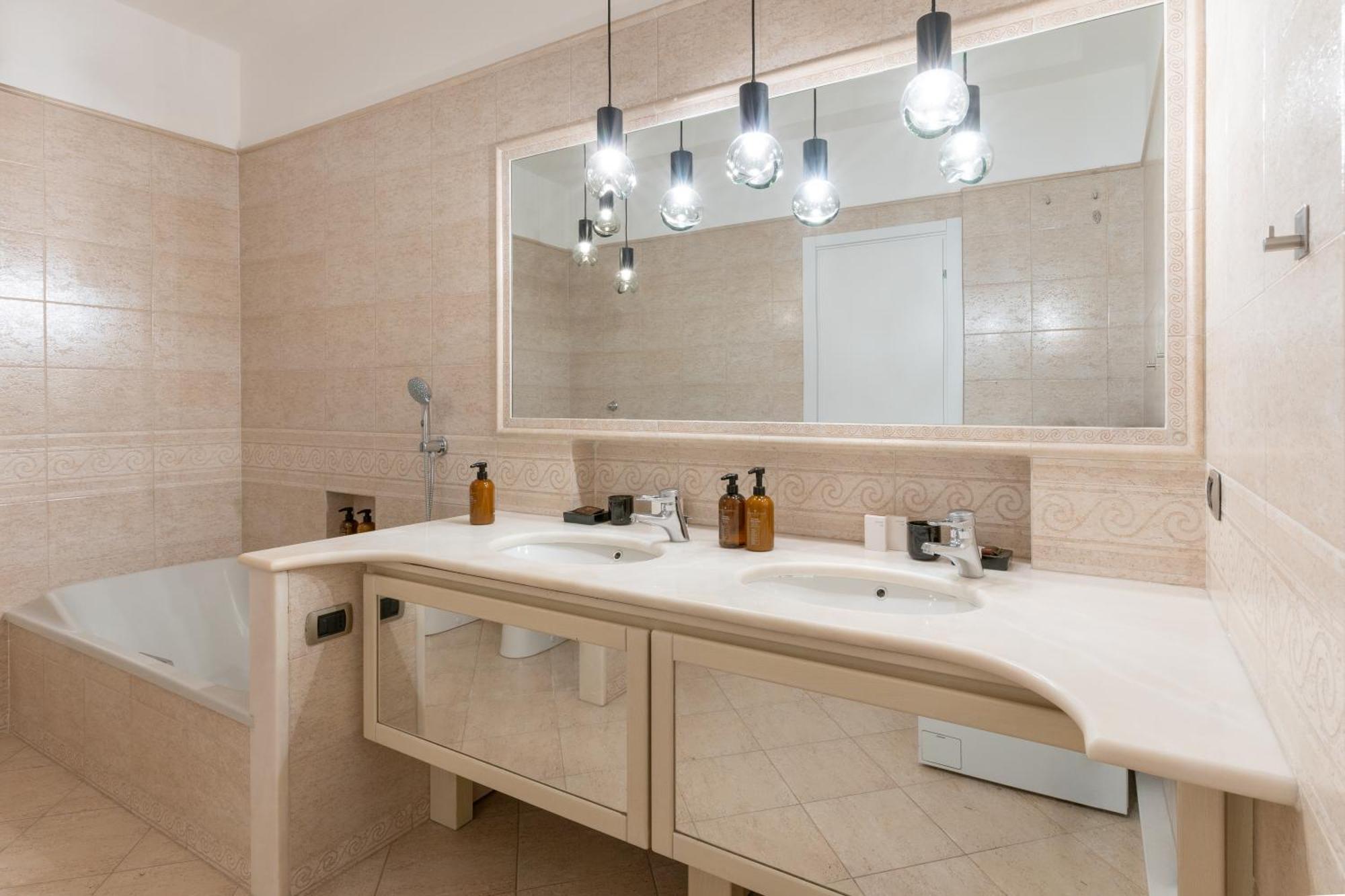 Bmore San Babila - Luxury Near Duomo Milan