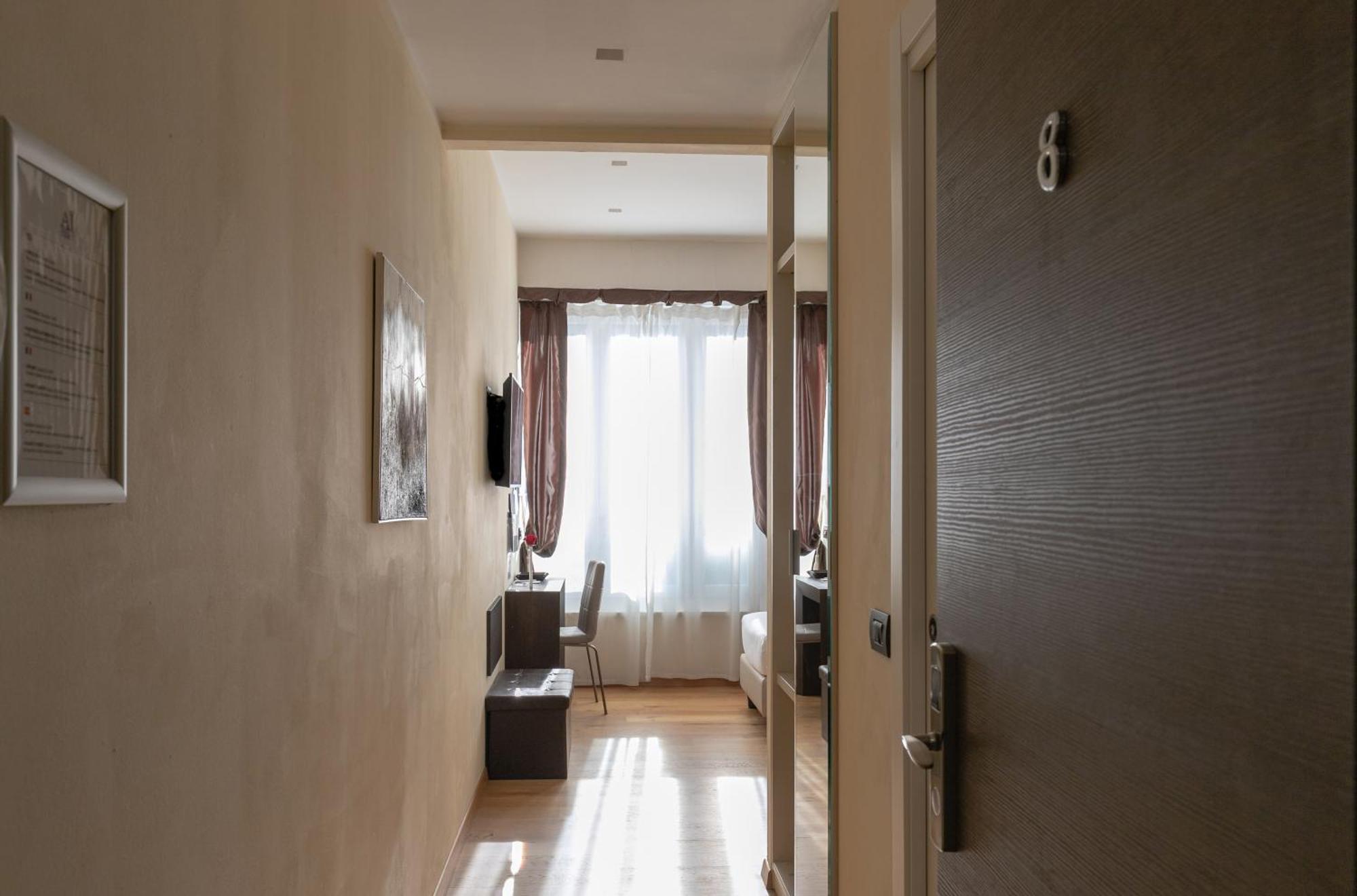 Guest house Aiello - San Babila Milan